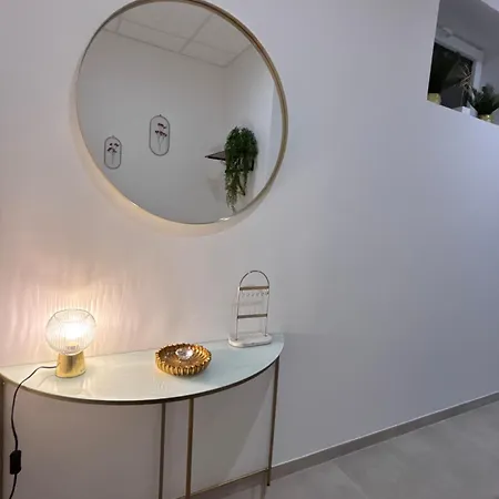 Le Diamant Apartment